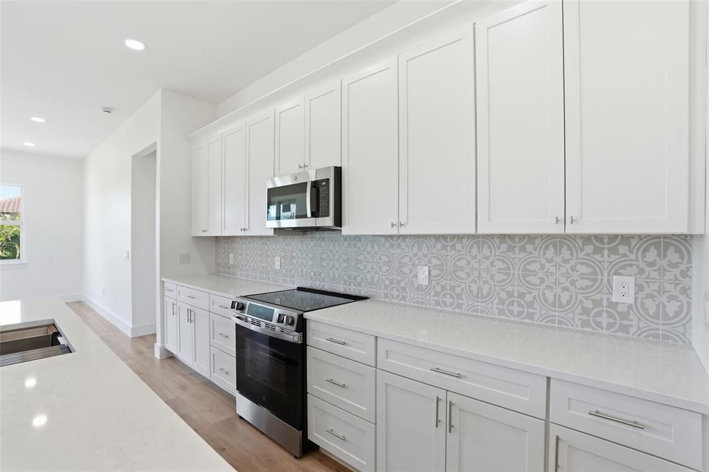 En Venta: $484,900 (4 camas, 3 baños, 2205 Pies cuadrados)