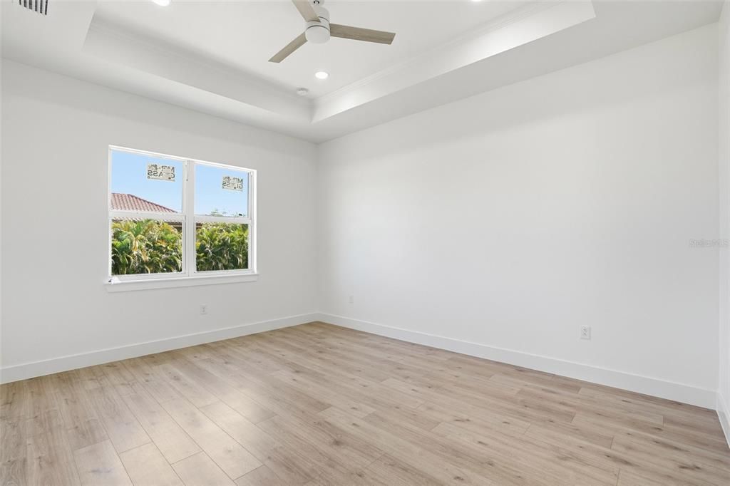 En Venta: $484,900 (4 camas, 3 baños, 2205 Pies cuadrados)