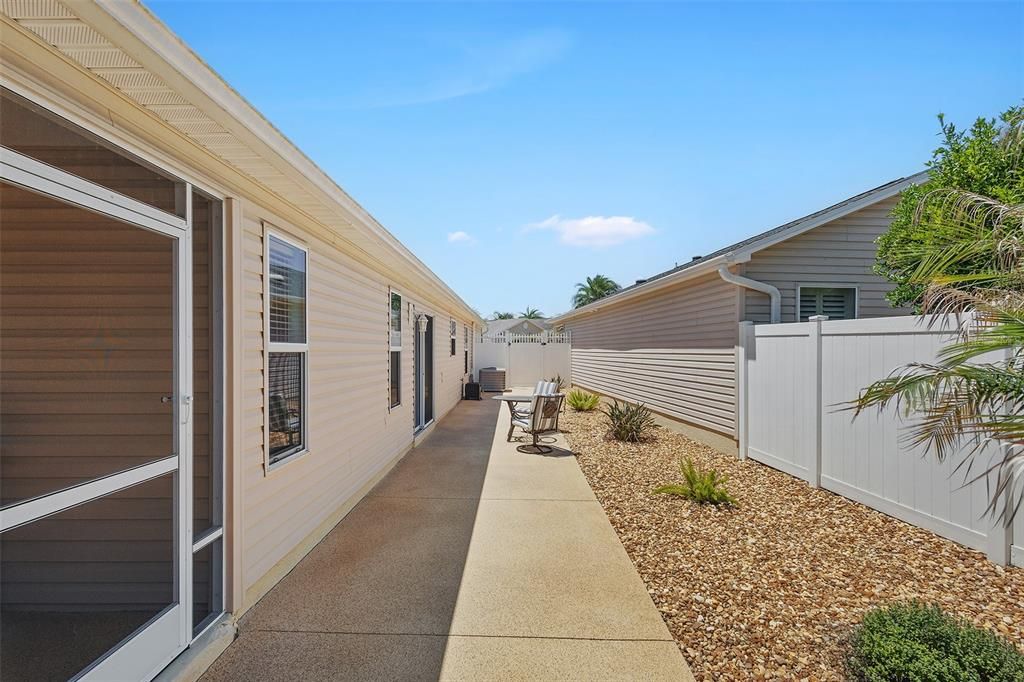 Active With Contract: $350,000 (3 beds, 2 baths, 1357 Square Feet)