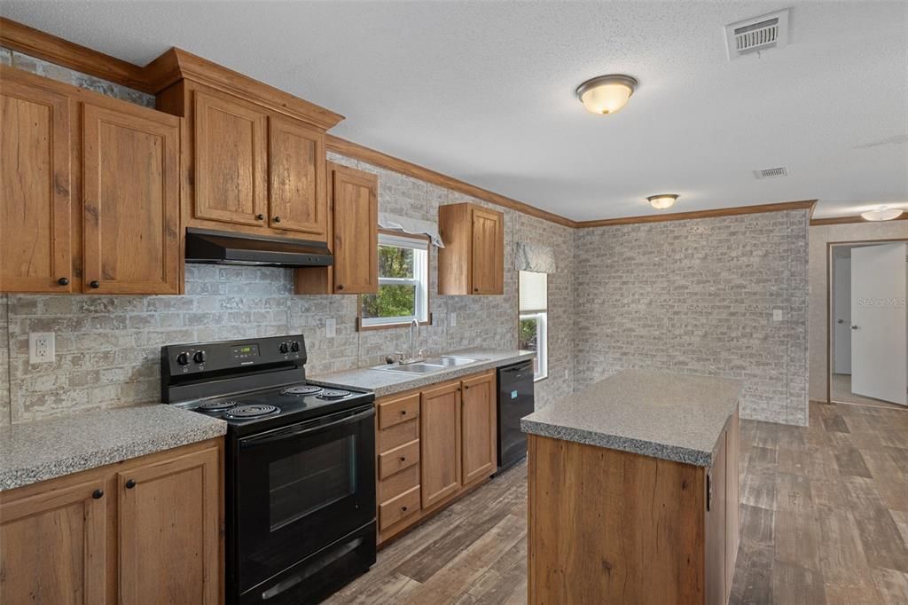 En Venta: $899,900 (6 camas, 4 baños, 2808 Pies cuadrados)