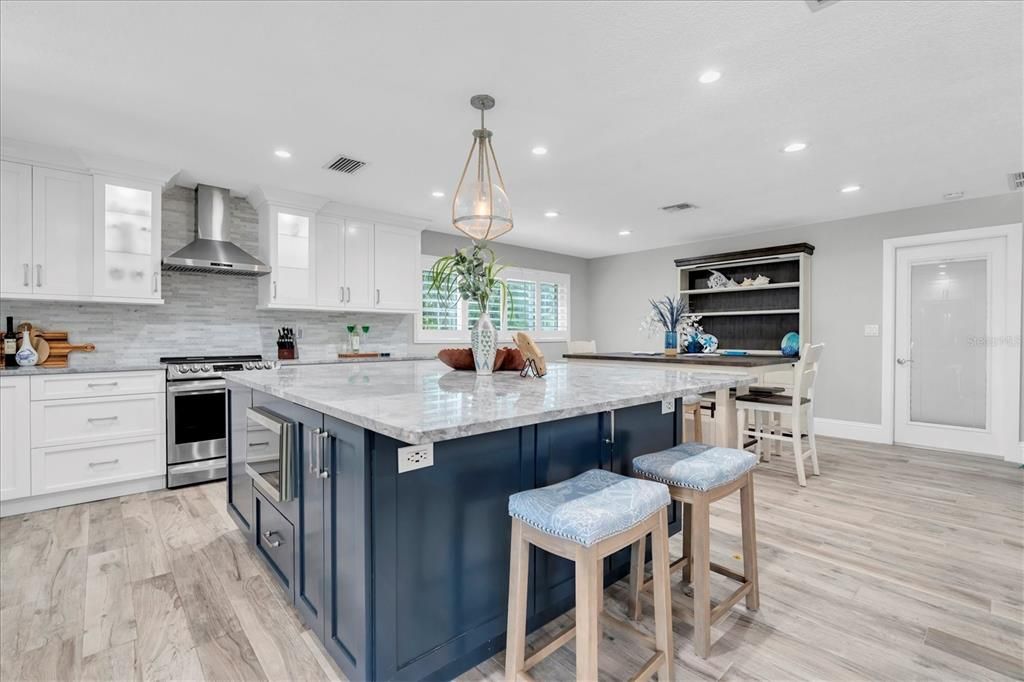 Active With Contract: $669,000 (3 beds, 2 baths, 1584 Square Feet)