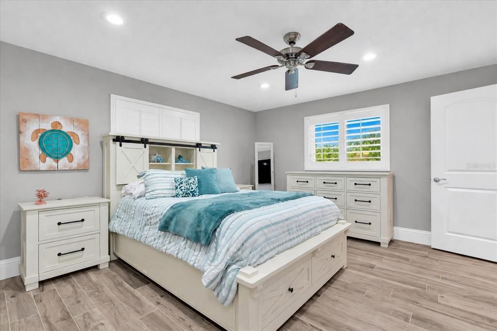 Active With Contract: $669,000 (3 beds, 2 baths, 1584 Square Feet)