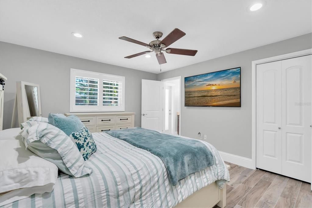 Active With Contract: $669,000 (3 beds, 2 baths, 1584 Square Feet)