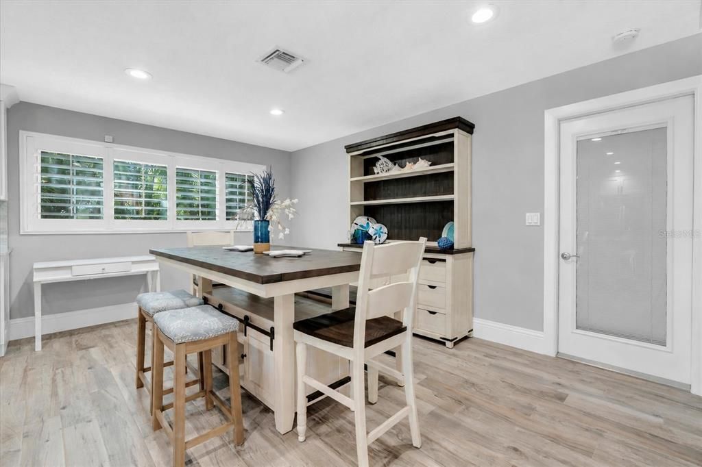 Active With Contract: $669,000 (3 beds, 2 baths, 1584 Square Feet)