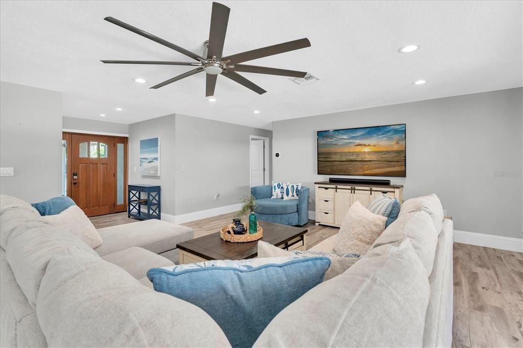 Active With Contract: $669,000 (3 beds, 2 baths, 1584 Square Feet)