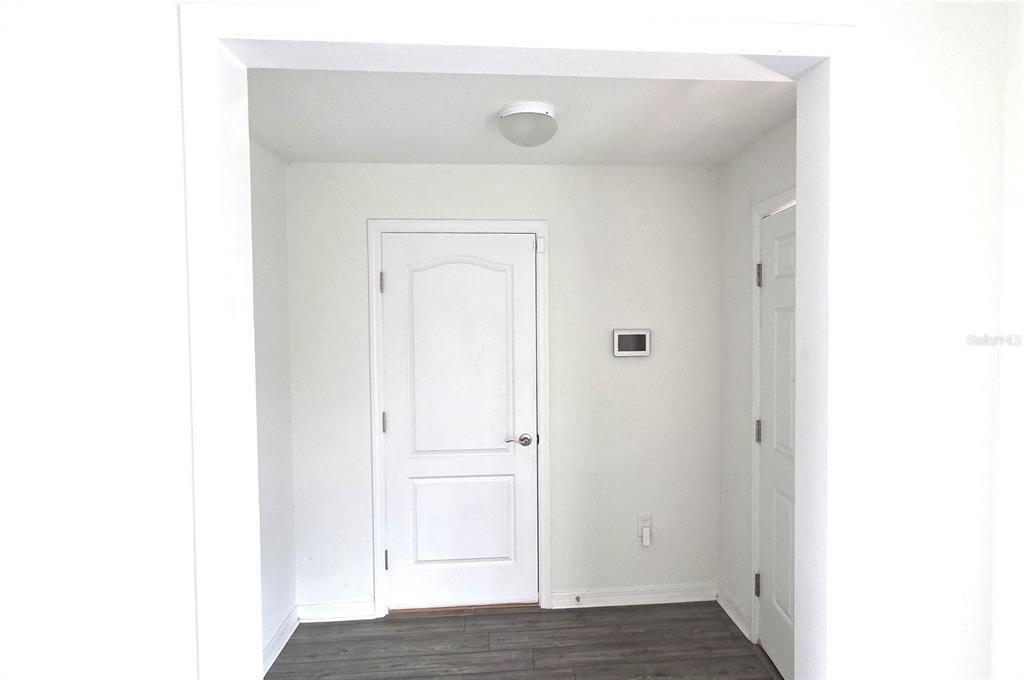 For Sale: $283,000 (4 beds, 2 baths, 1946 Square Feet)