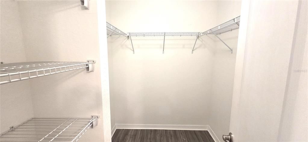 For Sale: $283,000 (4 beds, 2 baths, 1946 Square Feet)