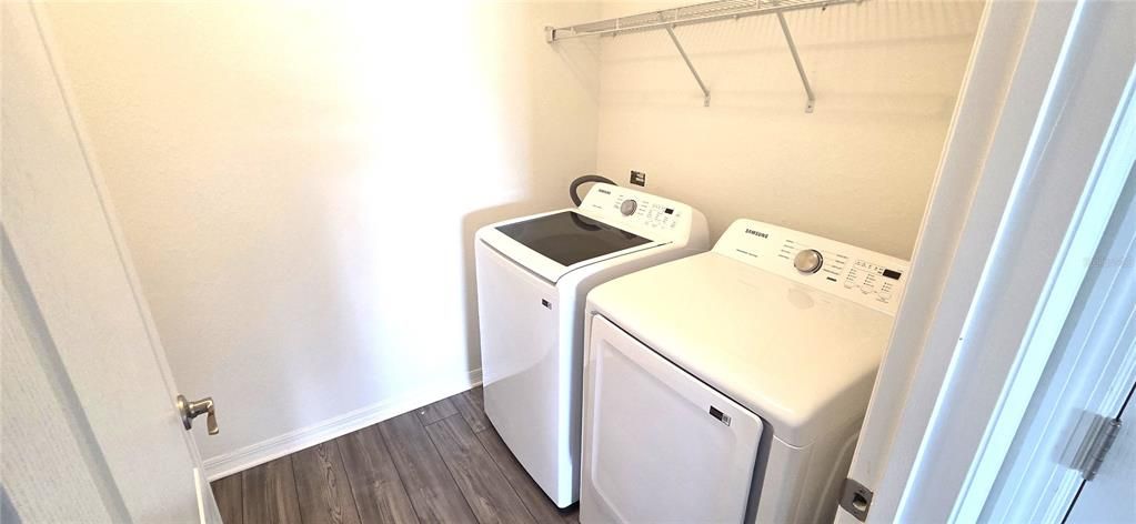 For Sale: $283,000 (4 beds, 2 baths, 1946 Square Feet)
