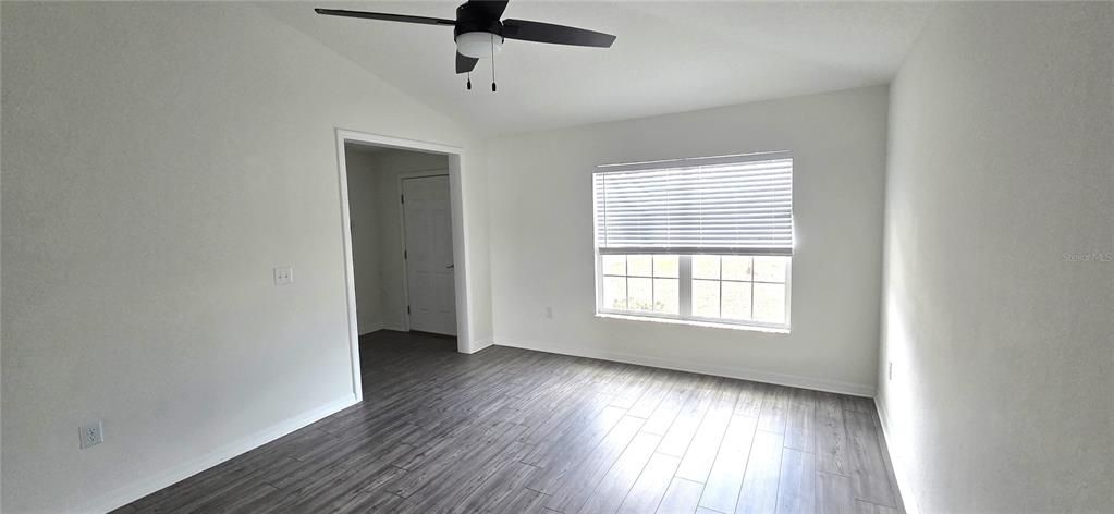 For Sale: $283,000 (4 beds, 2 baths, 1946 Square Feet)