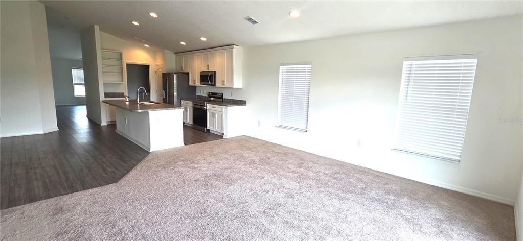 For Sale: $283,000 (4 beds, 2 baths, 1946 Square Feet)