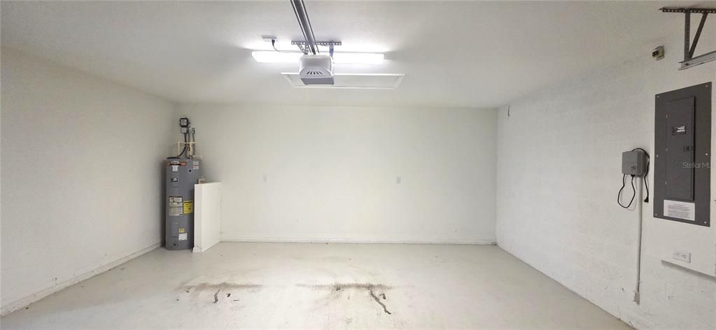 For Sale: $283,000 (4 beds, 2 baths, 1946 Square Feet)