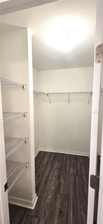 For Sale: $283,000 (4 beds, 2 baths, 1946 Square Feet)