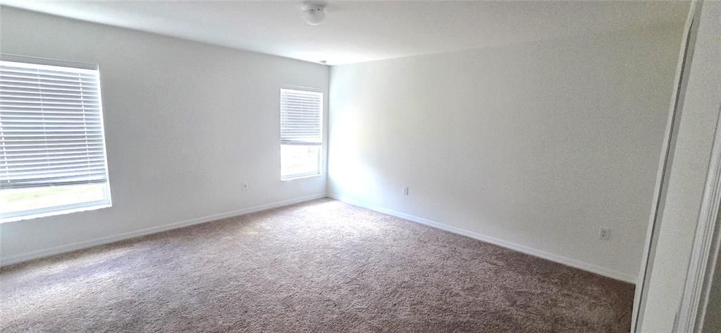 For Sale: $283,000 (4 beds, 2 baths, 1946 Square Feet)