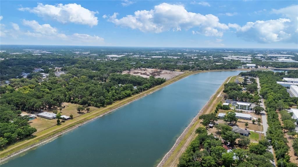 На продажу: $599,000 (0.78 acres)