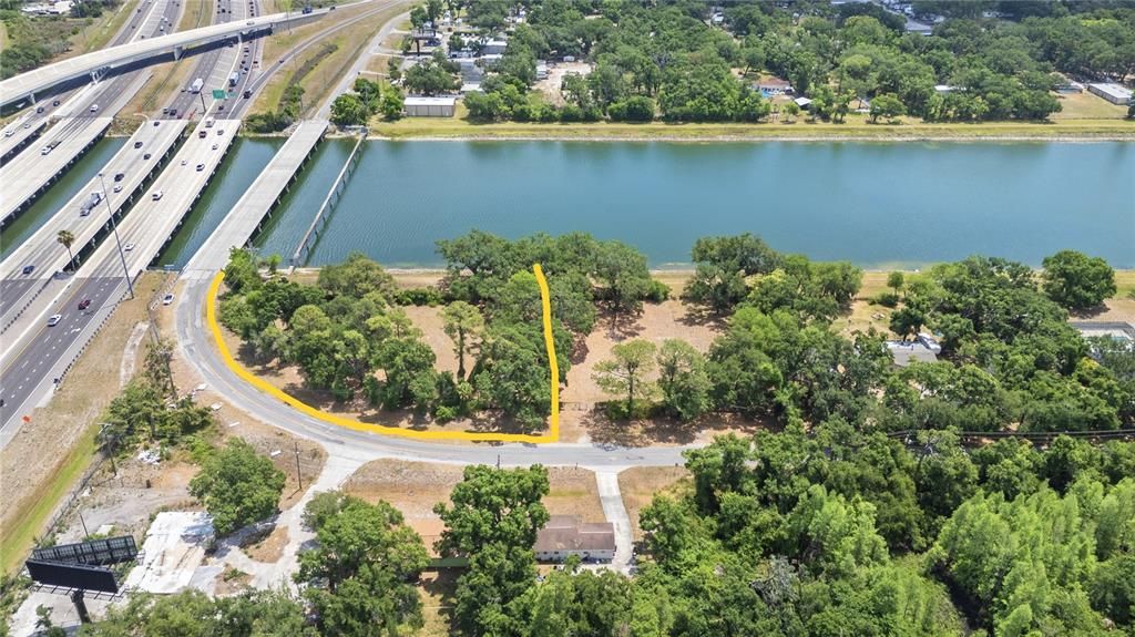 На продажу: $599,000 (0.78 acres)