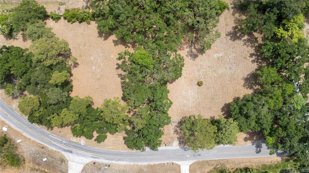 На продажу: $599,000 (0.78 acres)