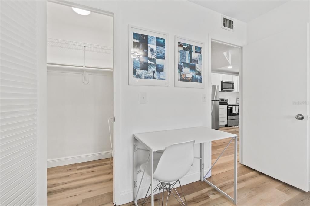 For Sale: $155,000 (1 beds, 1 baths, 680 Square Feet)
