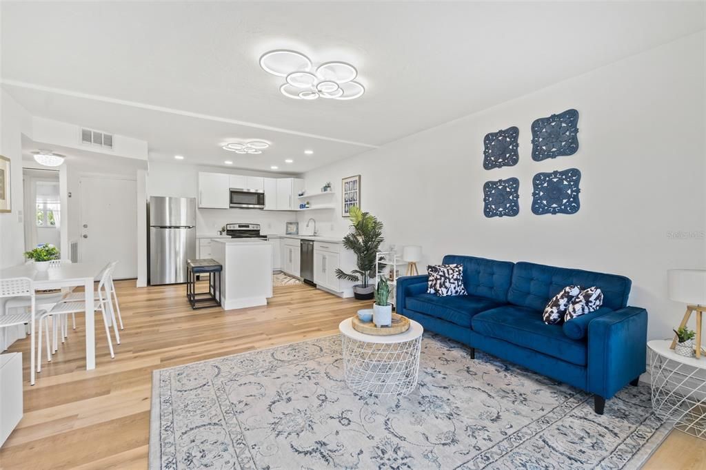 For Sale: $155,000 (1 beds, 1 baths, 680 Square Feet)