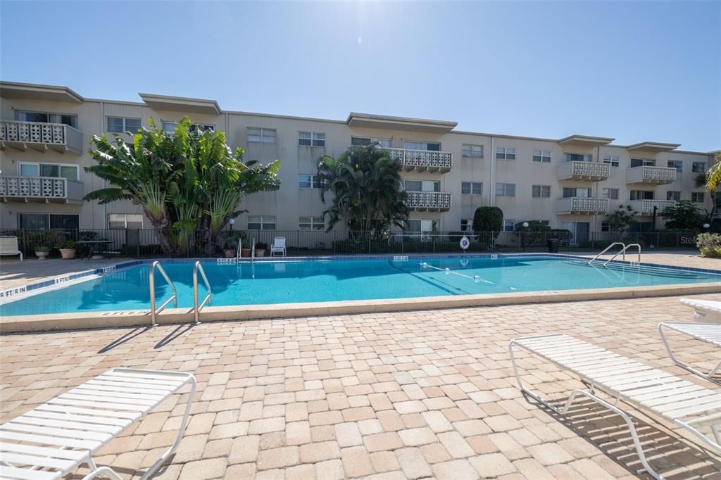 For Sale: $155,000 (1 beds, 1 baths, 680 Square Feet)