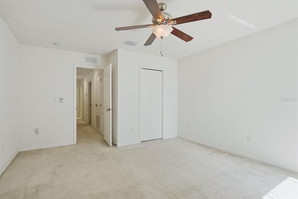 For Sale: $415,000 (3 beds, 2 baths, 1977 Square Feet)