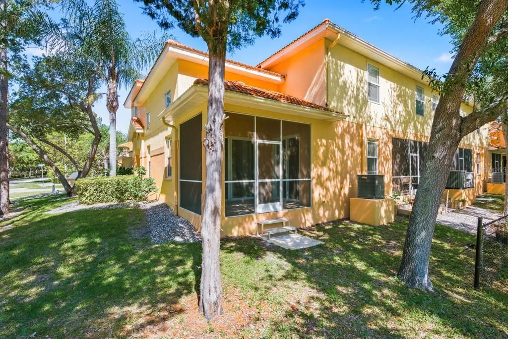 For Sale: $415,000 (3 beds, 2 baths, 1977 Square Feet)