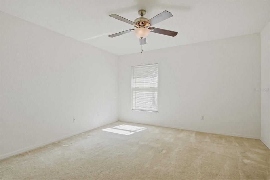 For Sale: $415,000 (3 beds, 2 baths, 1977 Square Feet)