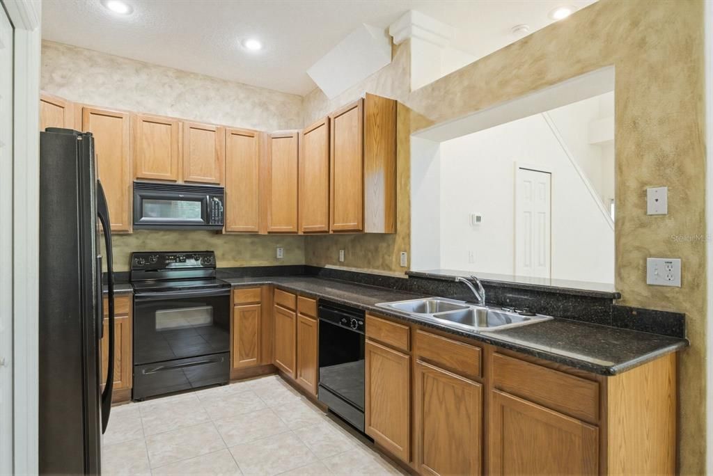 For Sale: $415,000 (3 beds, 2 baths, 1977 Square Feet)