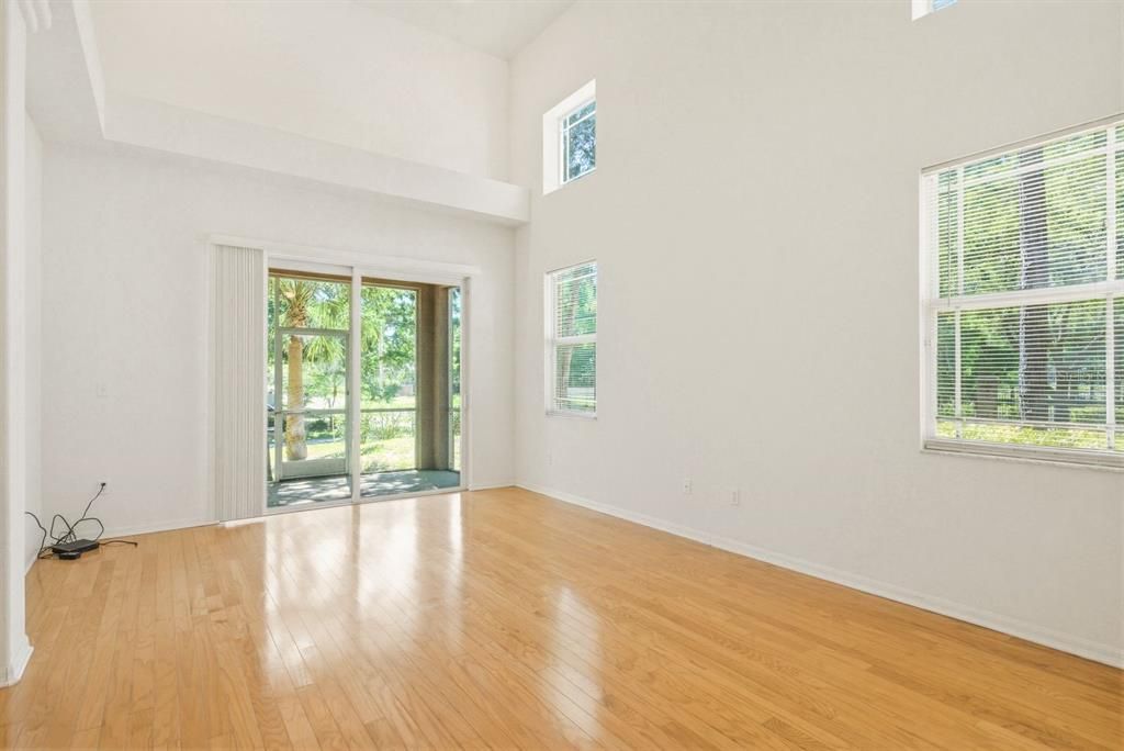 For Sale: $415,000 (3 beds, 2 baths, 1977 Square Feet)