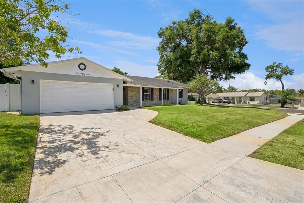 For Sale: $419,500 (4 beds, 2 baths, 1589 Square Feet)