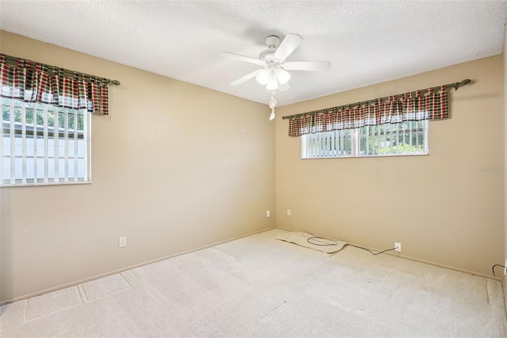 For Sale: $419,500 (4 beds, 2 baths, 1589 Square Feet)