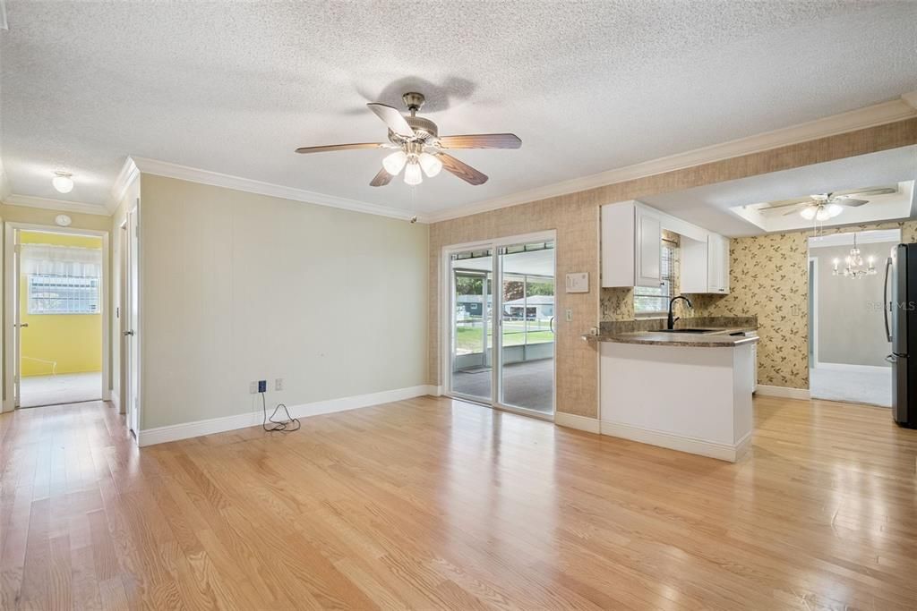 For Sale: $419,500 (4 beds, 2 baths, 1589 Square Feet)