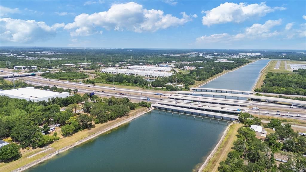 На продажу: $599,000 (0.84 acres)