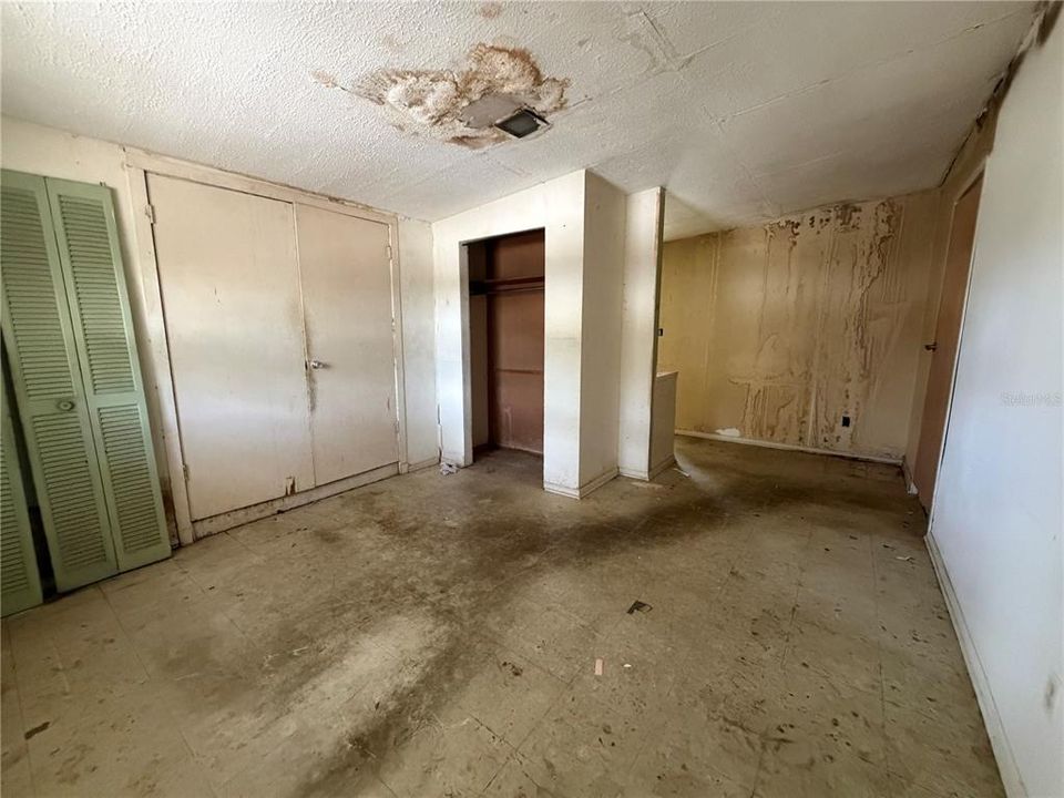 Под контрактом: $249,900 (4 спален, 2 ванн, 1680 Квадратных фут)