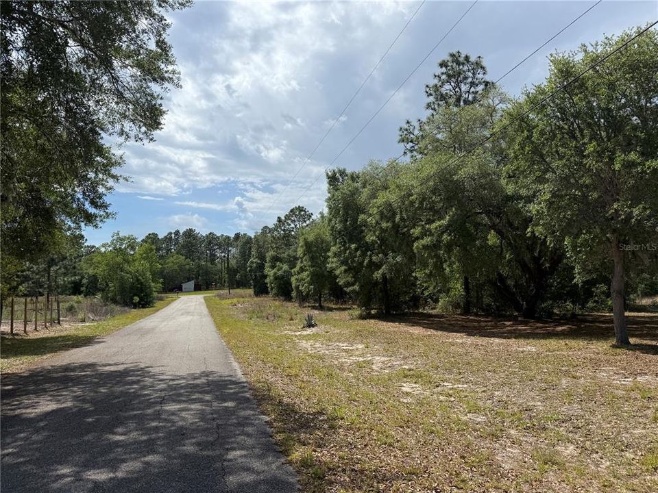 На продажу: $48,000 (1.02 acres)
