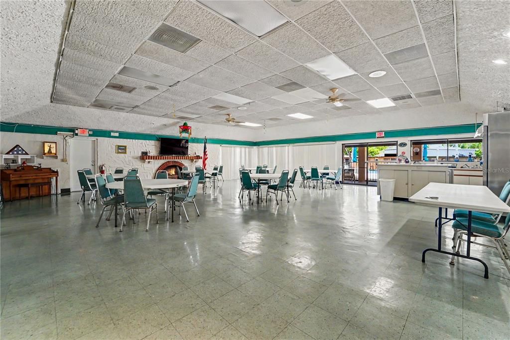For Sale: $115,000 (2 beds, 1 baths, 975 Square Feet)