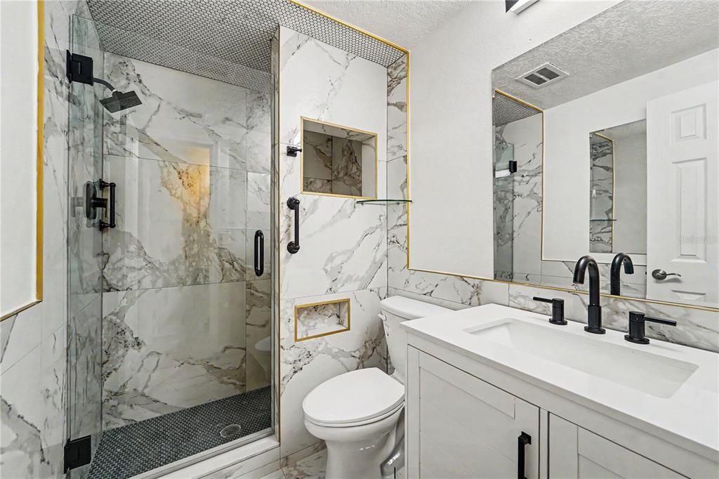 For Sale: $115,000 (2 beds, 1 baths, 975 Square Feet)