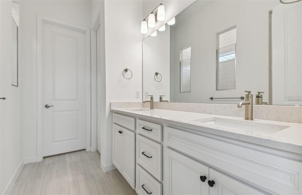 For Sale: $563,500 (3 beds, 3 baths, 2635 Square Feet)
