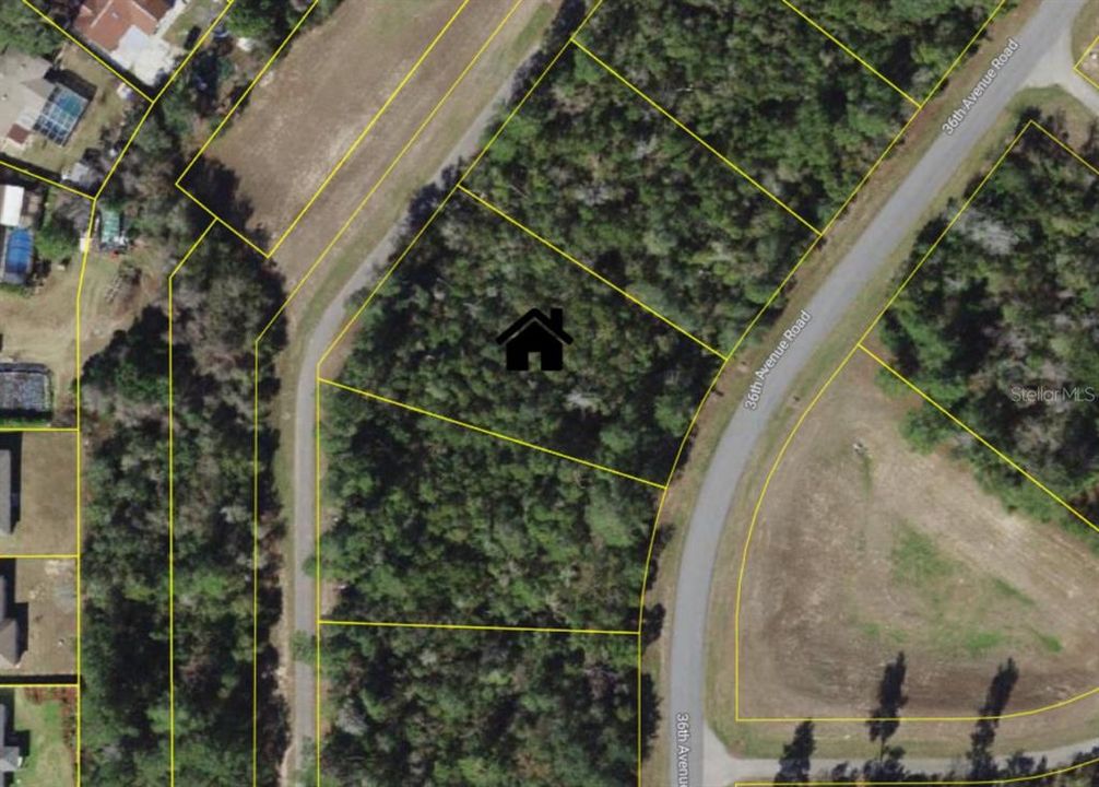 На продажу: $55,000 (0.56 acres)