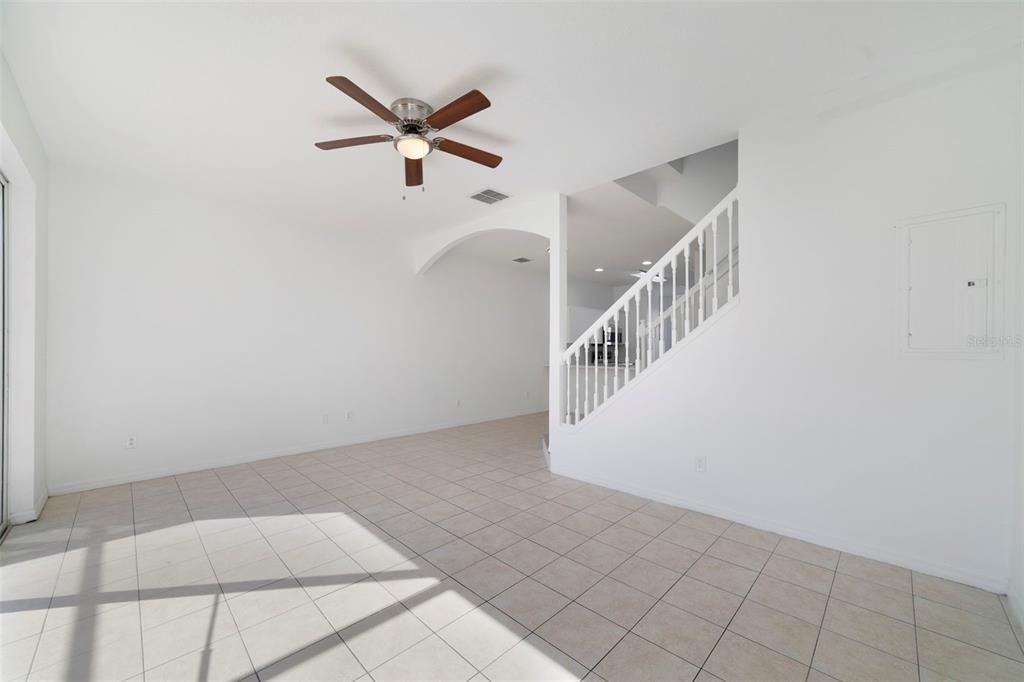 Active With Contract: $255,000 (3 beds, 2 baths, 1468 Square Feet)