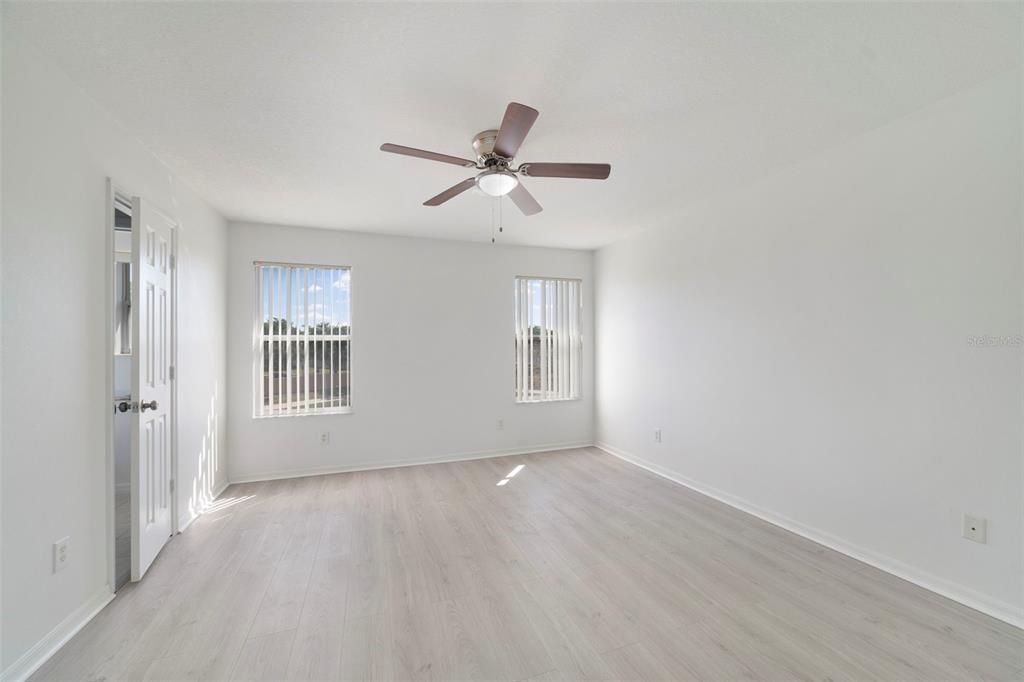 Active With Contract: $255,000 (3 beds, 2 baths, 1468 Square Feet)