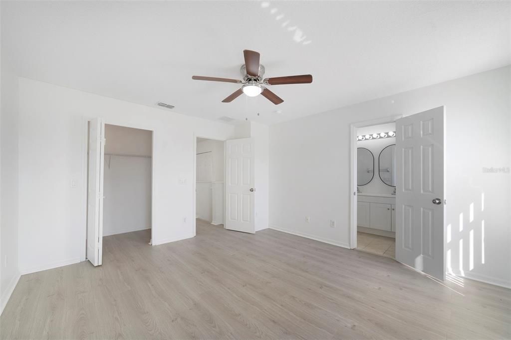 Active With Contract: $255,000 (3 beds, 2 baths, 1468 Square Feet)
