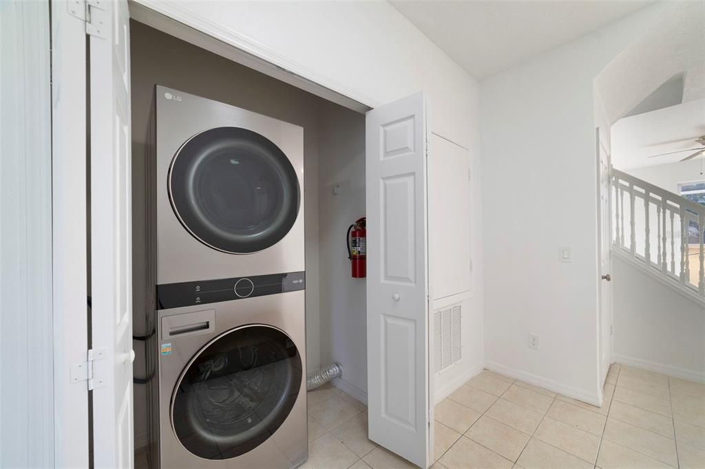Active With Contract: $255,000 (3 beds, 2 baths, 1468 Square Feet)