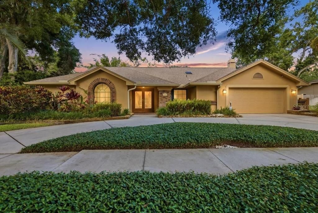 Active With Contract: $995,900 (5 beds, 3 baths, 3224 Square Feet)