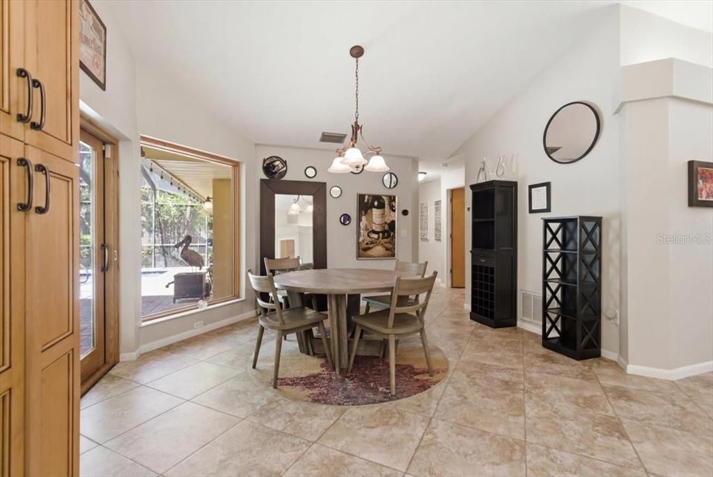 Active With Contract: $995,900 (5 beds, 3 baths, 3224 Square Feet)