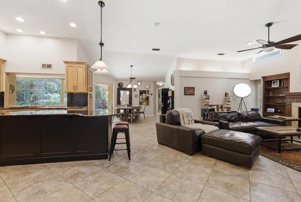 Active With Contract: $995,900 (5 beds, 3 baths, 3224 Square Feet)