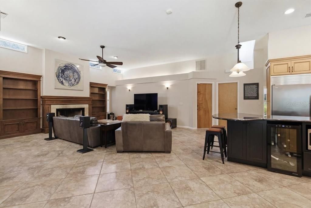 Active With Contract: $995,900 (5 beds, 3 baths, 3224 Square Feet)