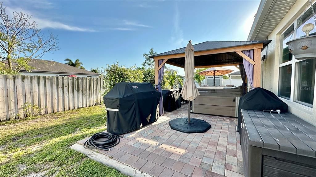 En Venta: $355,000 (4 camas, 2 baños, 1828 Pies cuadrados)