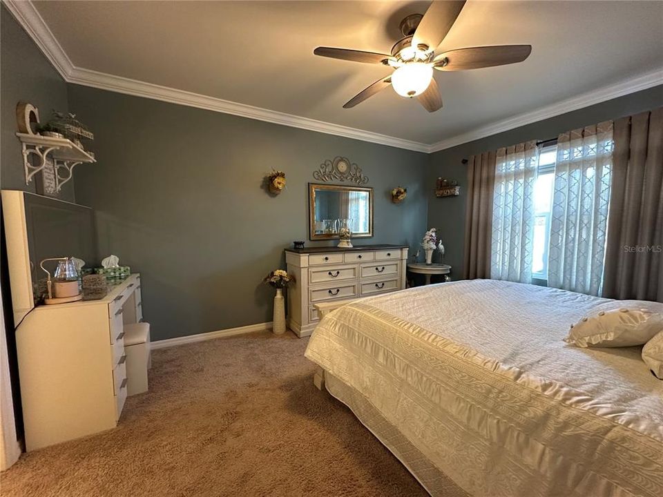 En Venta: $355,000 (4 camas, 2 baños, 1828 Pies cuadrados)