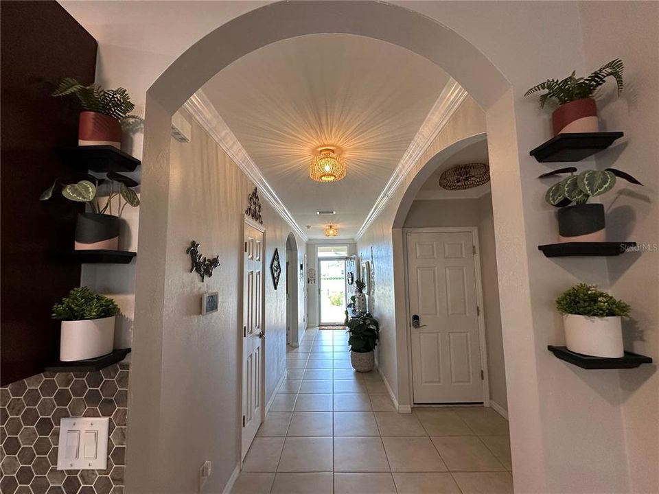 En Venta: $355,000 (4 camas, 2 baños, 1828 Pies cuadrados)