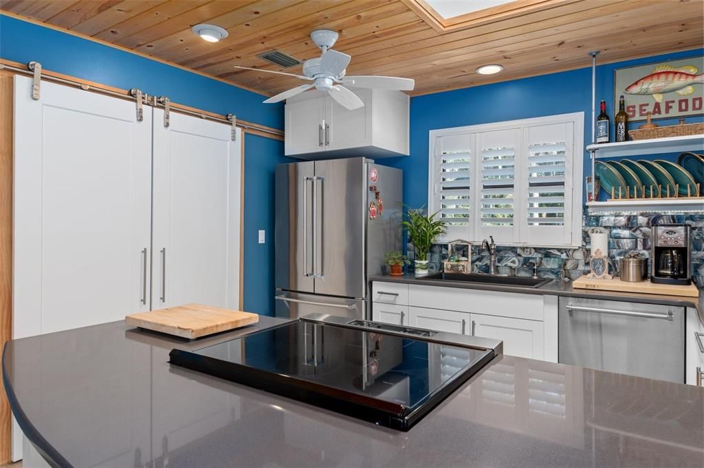 For Sale: $899,000 (3 beds, 2 baths, 1976 Square Feet)